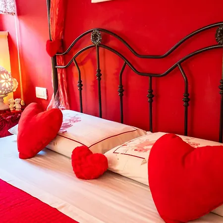 לינה וארוחת בוקר Petali Rosa פולינאנו א מארה