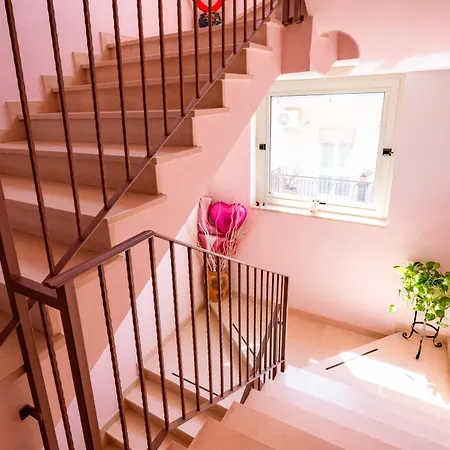 Petali Rosa לינה וארוחת בוקר פולינאנו א מארה