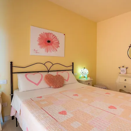 Petali Rosa פולינאנו א מארה