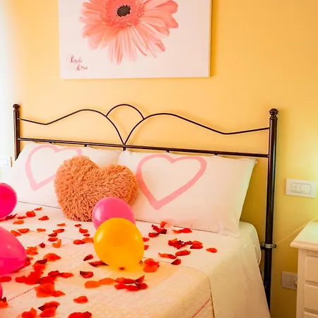 Petali Rosa 3* פולינאנו א מארה