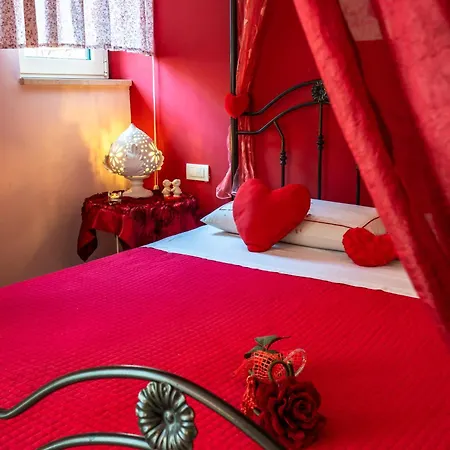 Petali Rosa פולינאנו א מארה