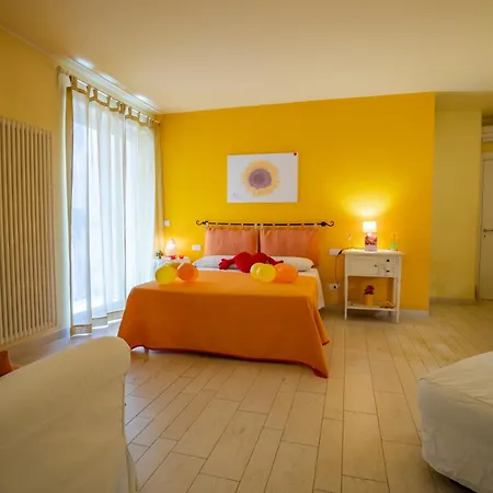 Petali Rosa 3* פולינאנו א מארה