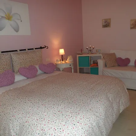 Petali Rosa לינה וארוחת בוקר פולינאנו א מארה