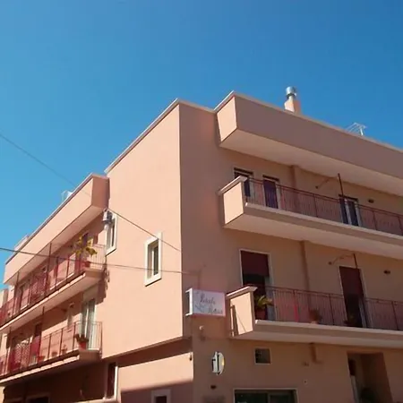 Petali Rosa 3* פולינאנו א מארה