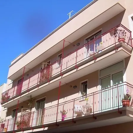 Petali Rosa לינה וארוחת בוקר פולינאנו א מארה