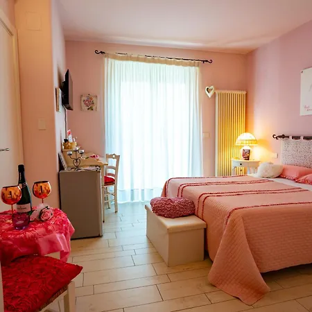 Petali Rosa Polignano a Mare