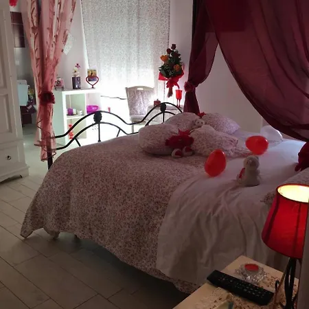Petali Rosa Polignano a Mare