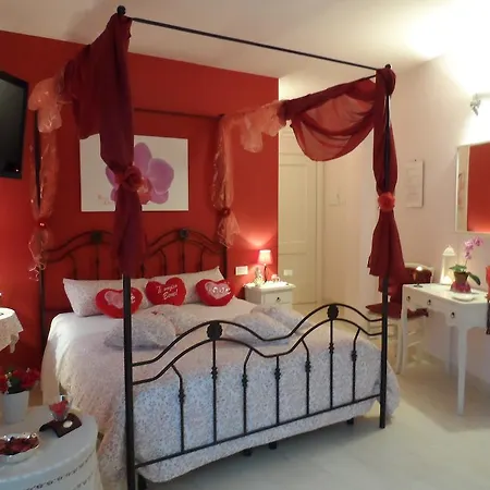 Petali Rosa Bed & Breakfast 4*