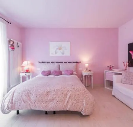 Petali Rosa 3*