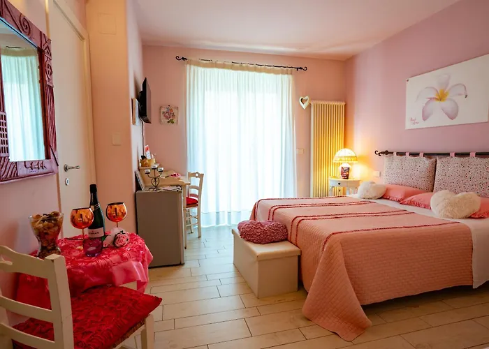 Petali Rosa Polignano a Mare