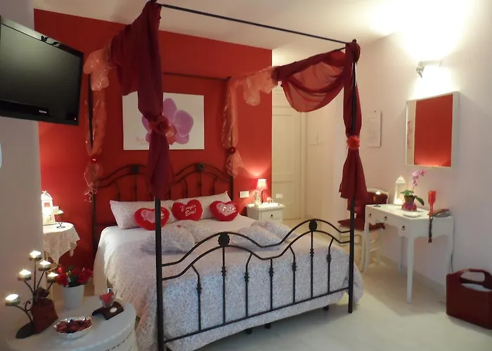 Petali Rosa Bed and Breakfast 4*